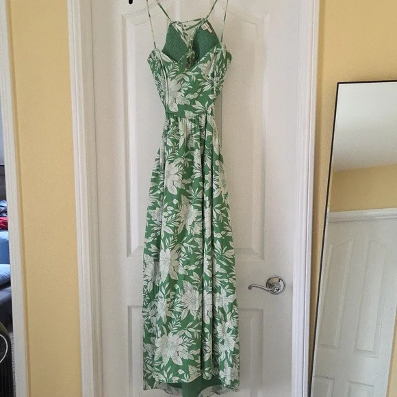 American Eagle Green White Floral Cut Out Maxi Dress‎ - Picture 4 of 9